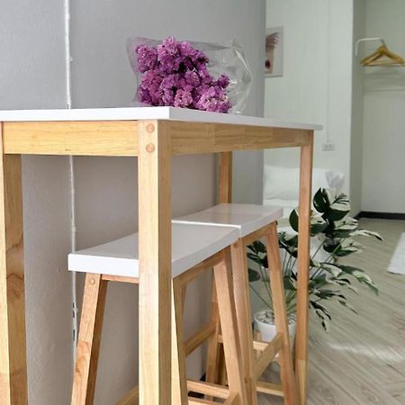 Montana Hotel & Hostel Phuket Karon 외부 사진