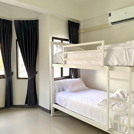 Montana Hotel & Hostel Phuket Karon 외부 사진