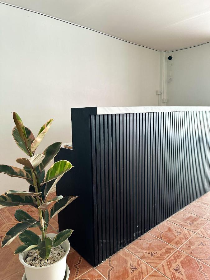 Montana Hotel & Hostel Phuket Karon 외부 사진