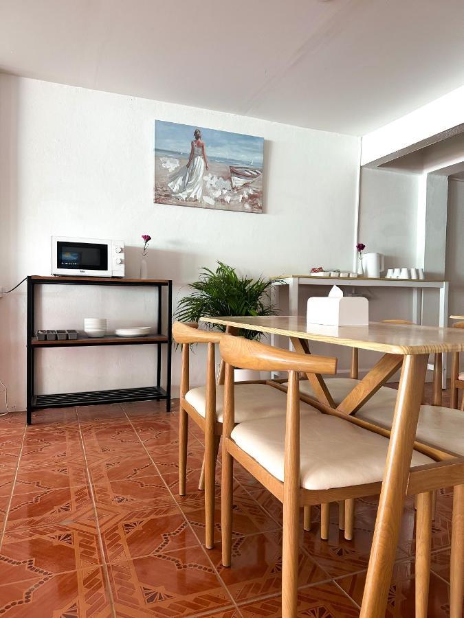 Montana Hotel & Hostel Phuket Karon 외부 사진