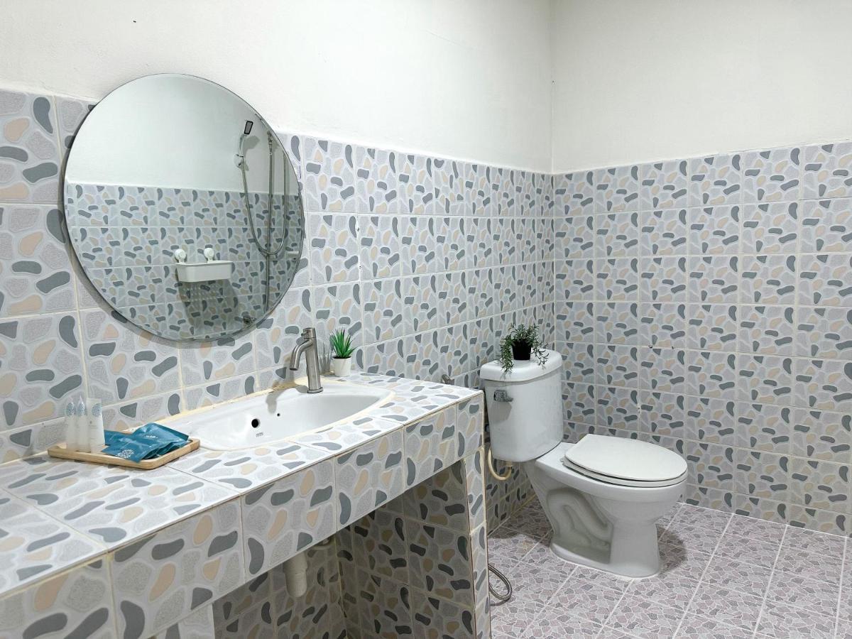 Montana Hotel & Hostel Phuket Karon 외부 사진