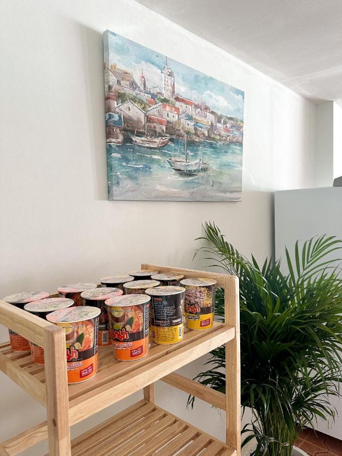 Montana Hotel & Hostel Phuket Karon 외부 사진