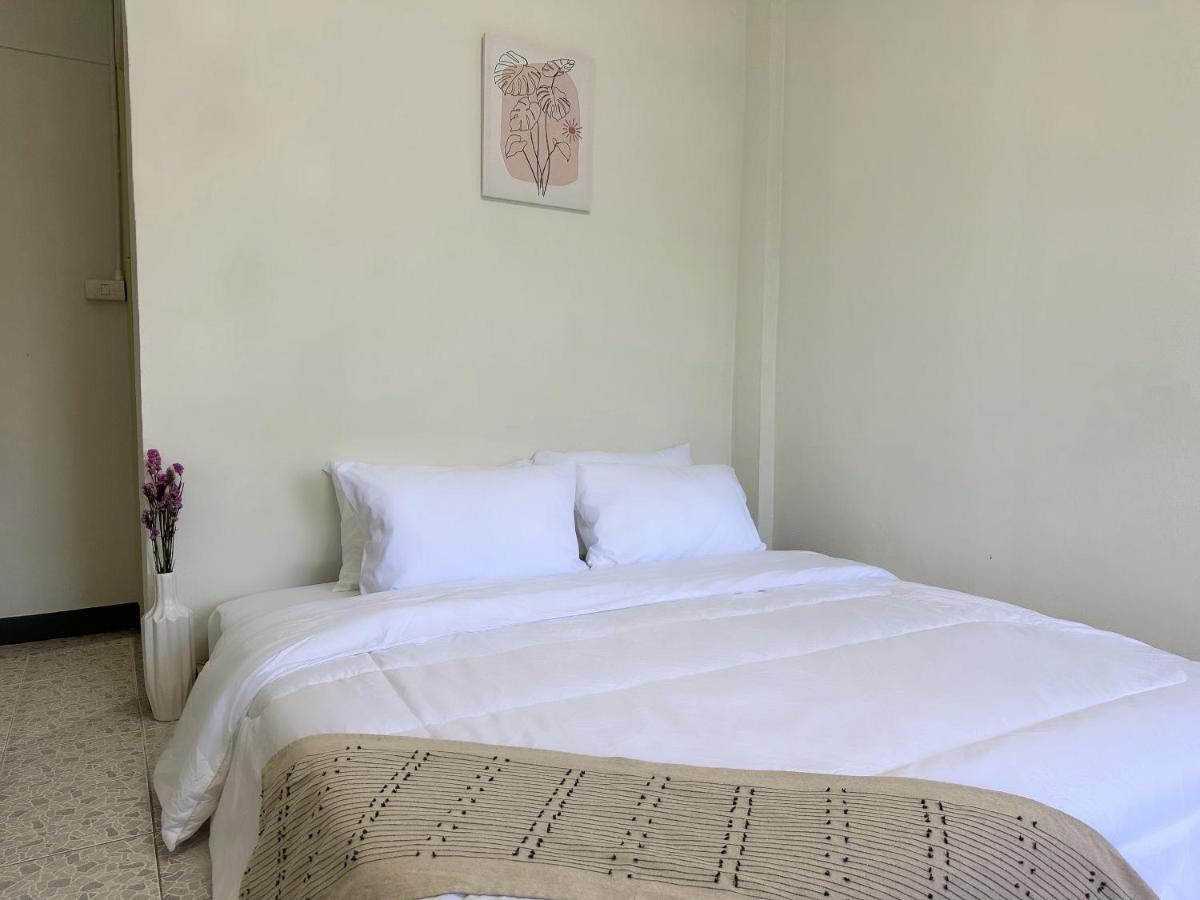 Montana Hotel & Hostel Phuket Karon 외부 사진