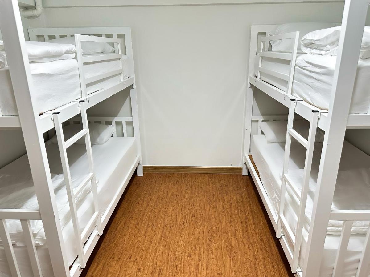Montana Hotel & Hostel Phuket Karon 외부 사진