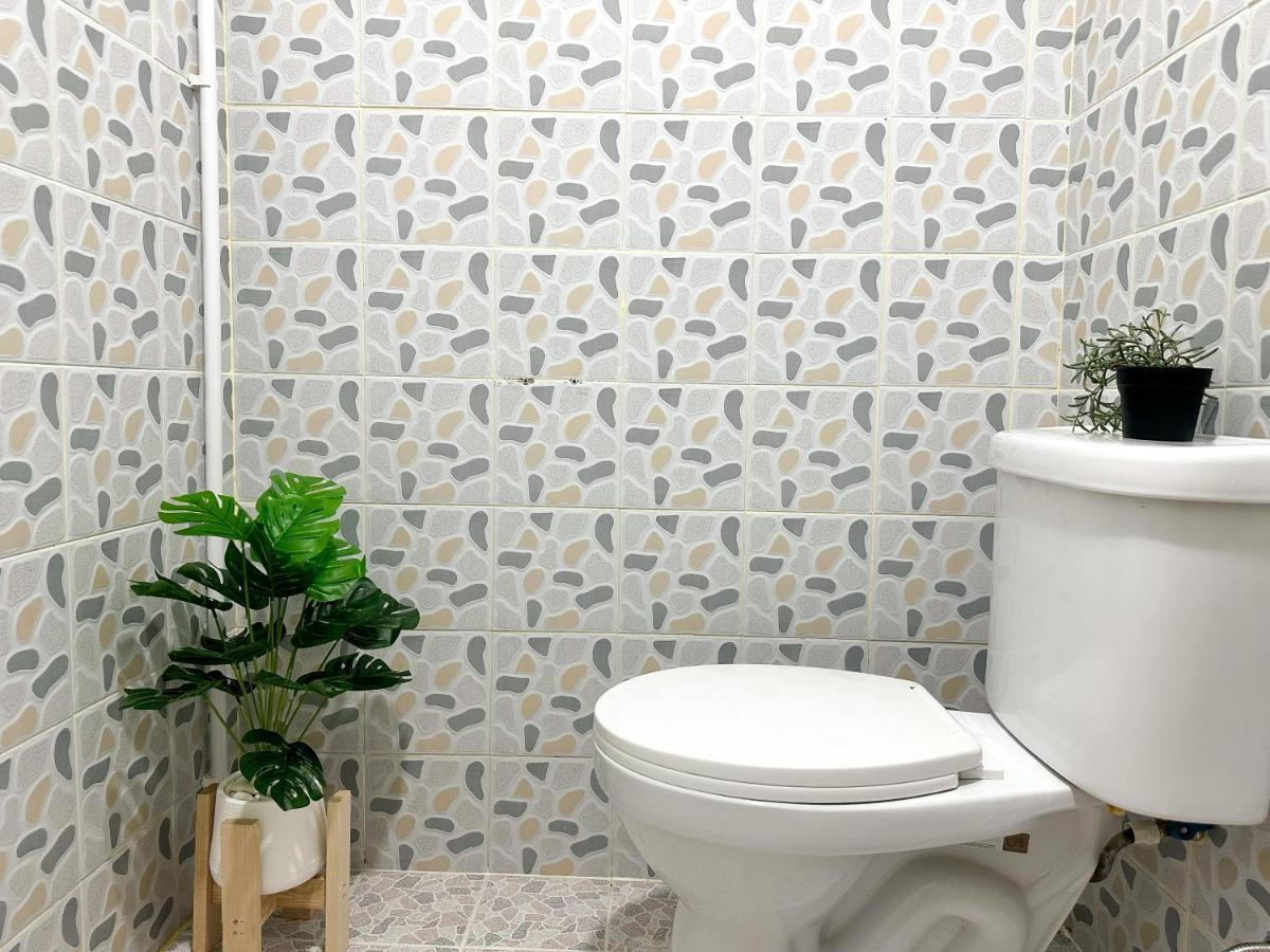 Montana Hotel & Hostel Phuket Karon 외부 사진