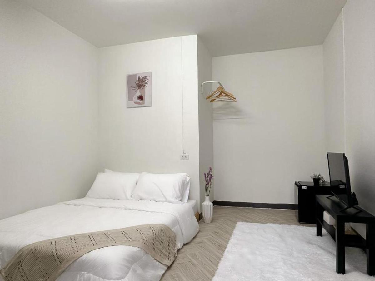 Montana Hotel & Hostel Phuket Karon 외부 사진