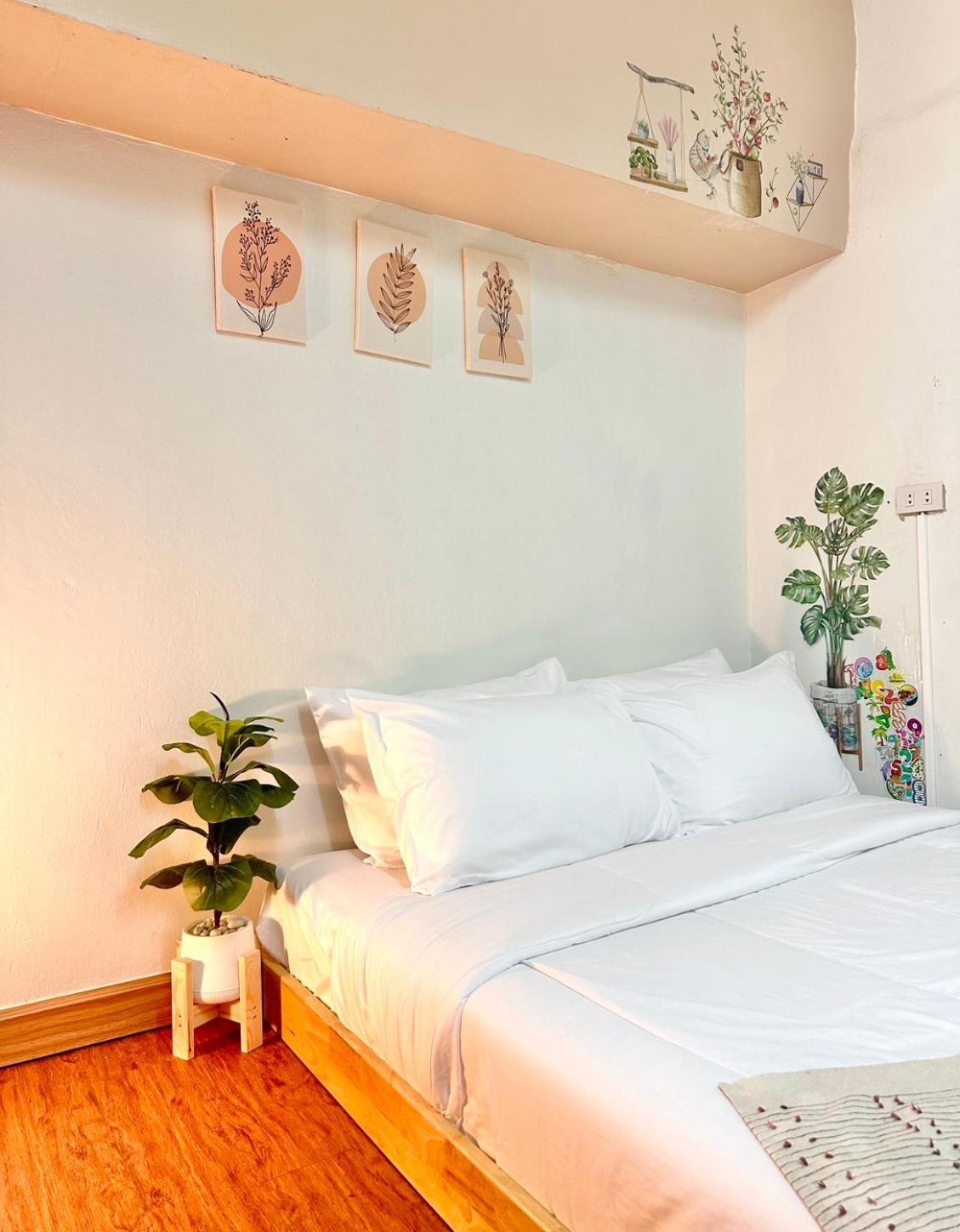 Montana Hotel & Hostel Phuket Karon 외부 사진