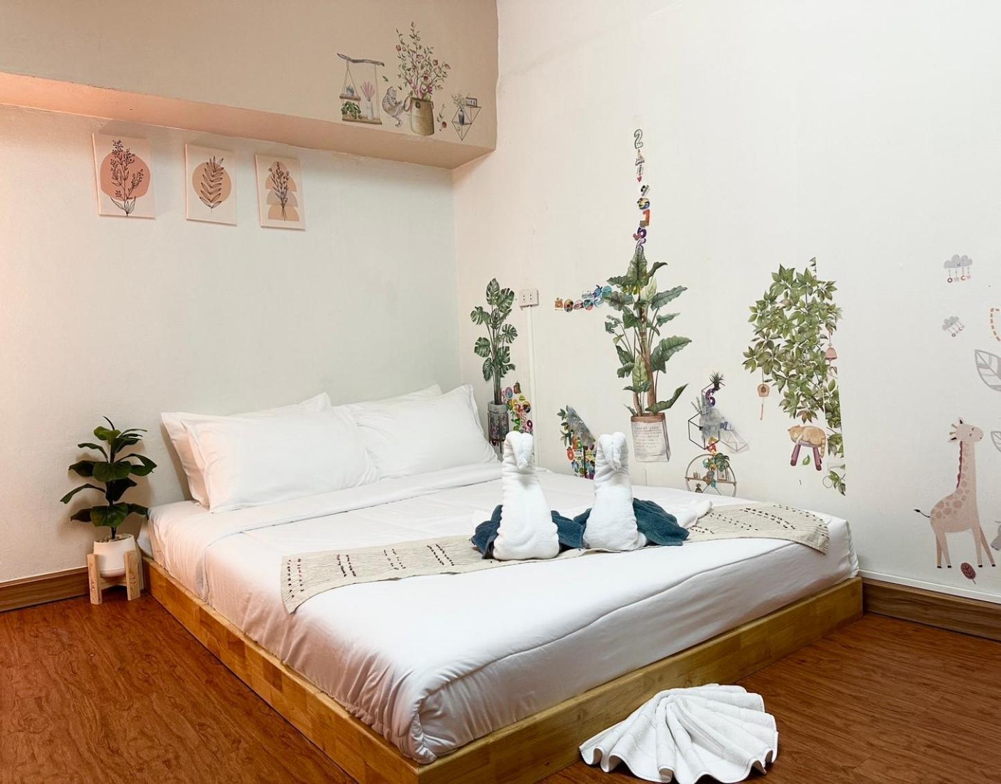 Montana Hotel & Hostel Phuket Karon 외부 사진