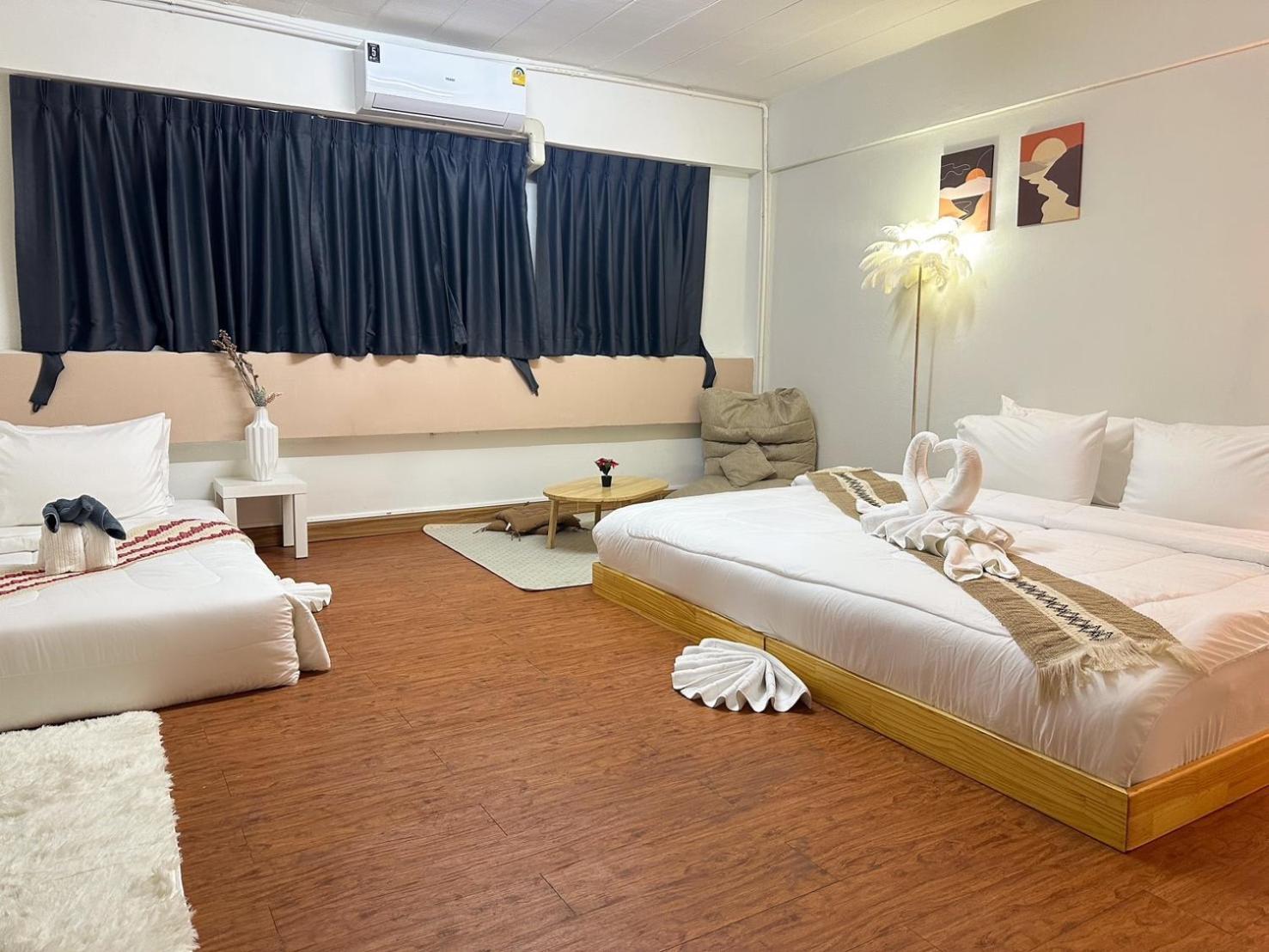 Montana Hotel & Hostel Phuket Karon 외부 사진