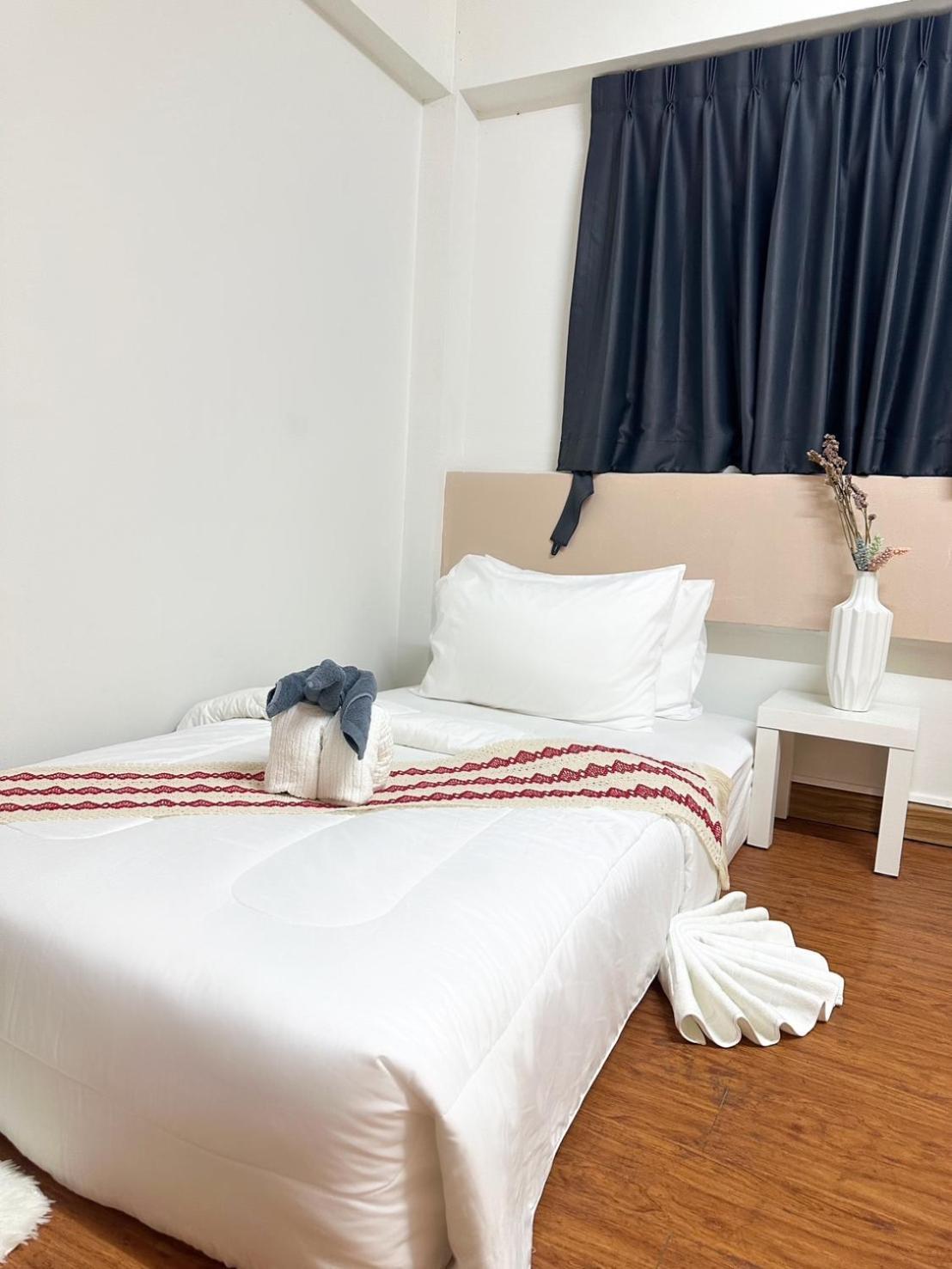 Montana Hotel & Hostel Phuket Karon 외부 사진