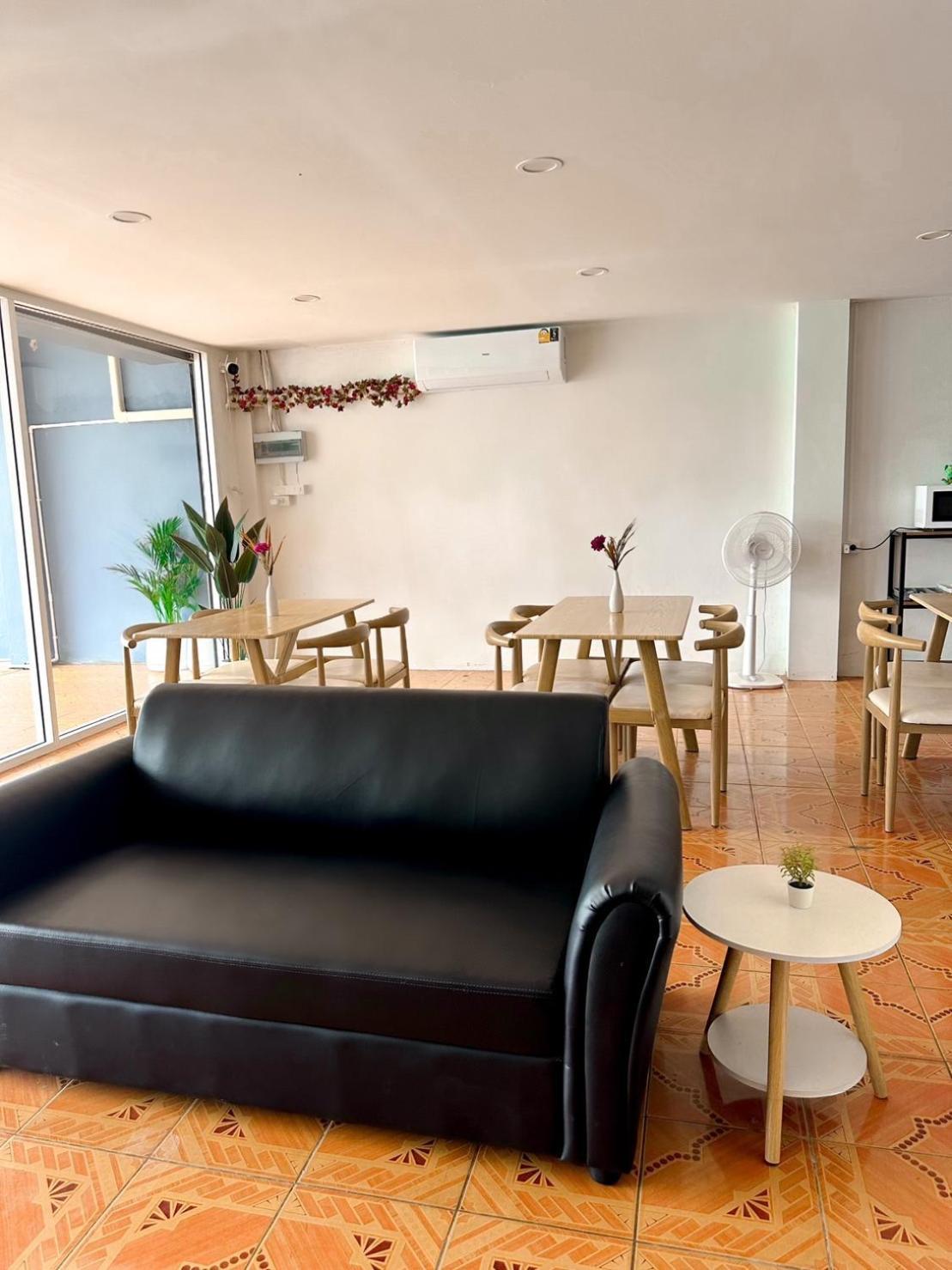 Montana Hotel & Hostel Phuket Karon 외부 사진