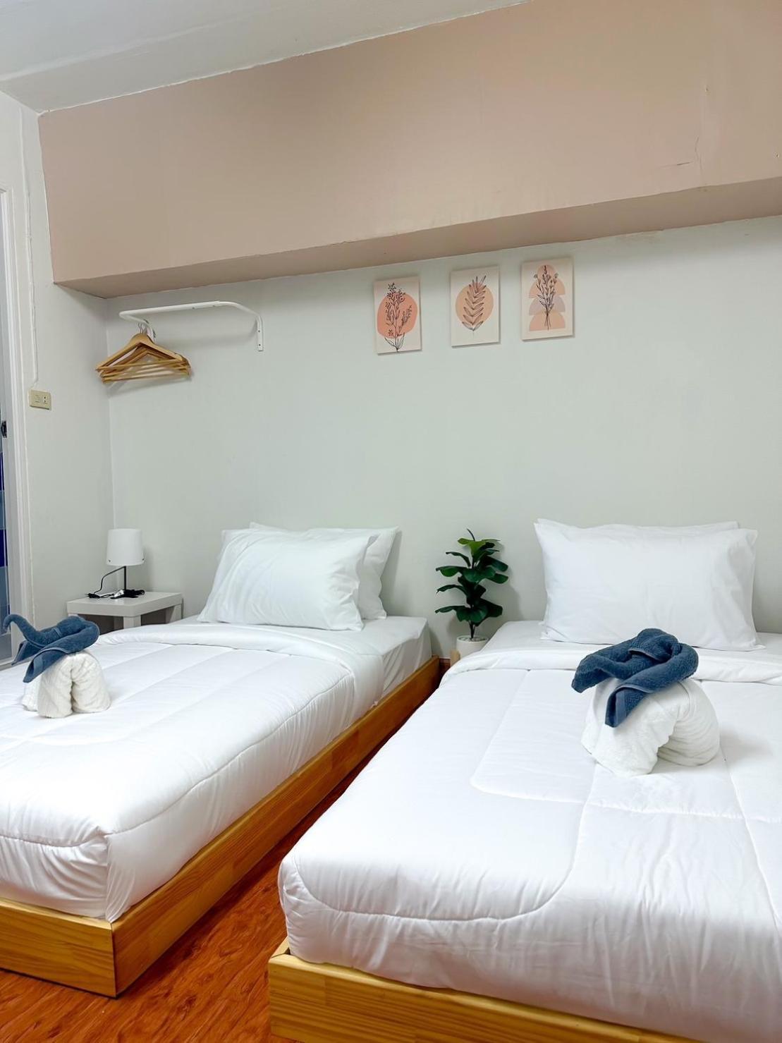 Montana Hotel & Hostel Phuket Karon 외부 사진