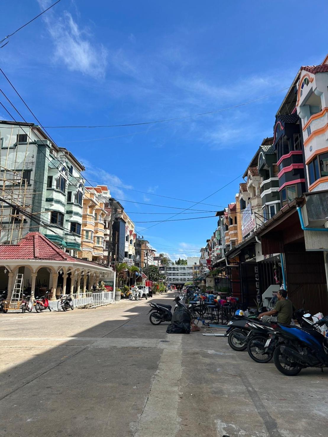 Montana Hotel & Hostel Phuket Karon 외부 사진