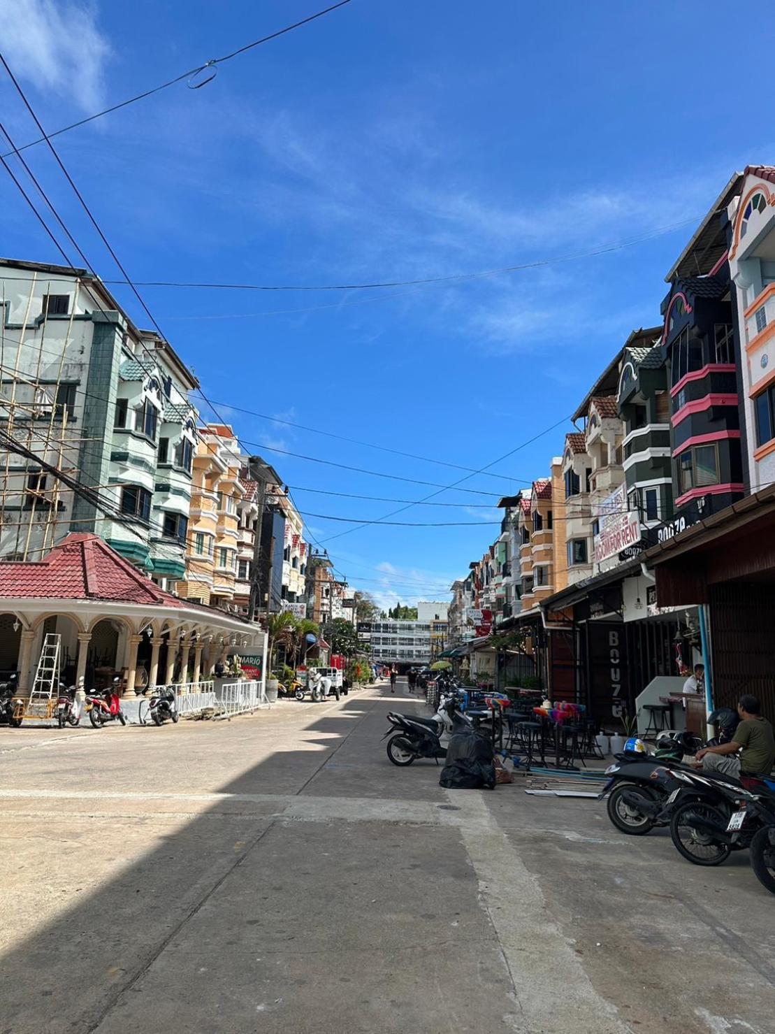 Montana Hotel & Hostel Phuket Karon 외부 사진