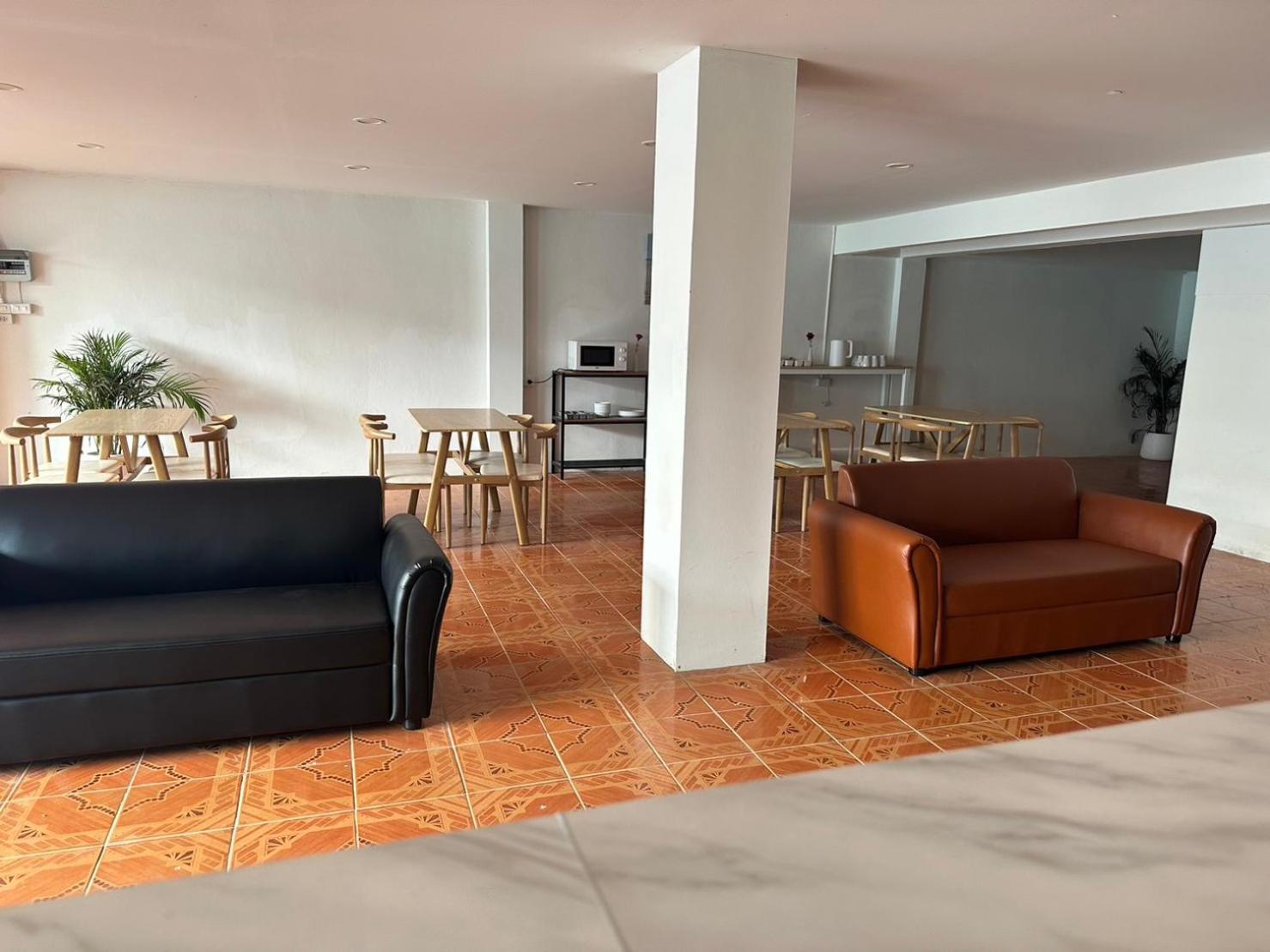 Montana Hotel & Hostel Phuket Karon 외부 사진